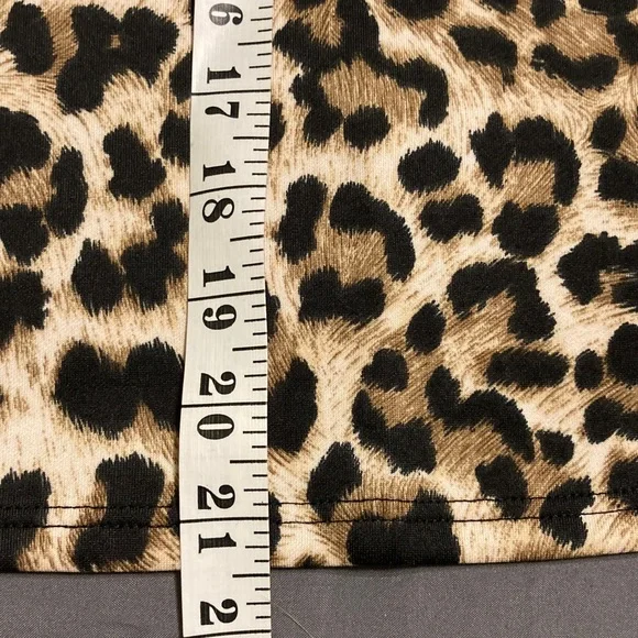 Elegant Soft Stretch Leopard Print Pencil Skirt Marked Large Fits Small - Picture 4 of 7